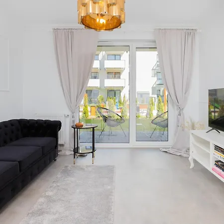 Nasypowa With Parking By Renters גדינייה