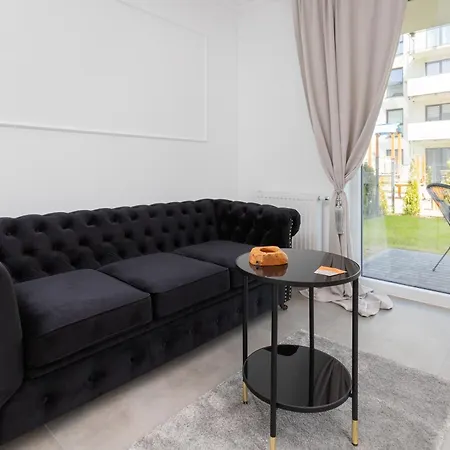 Nasypowa With Parking By Renters דירה
