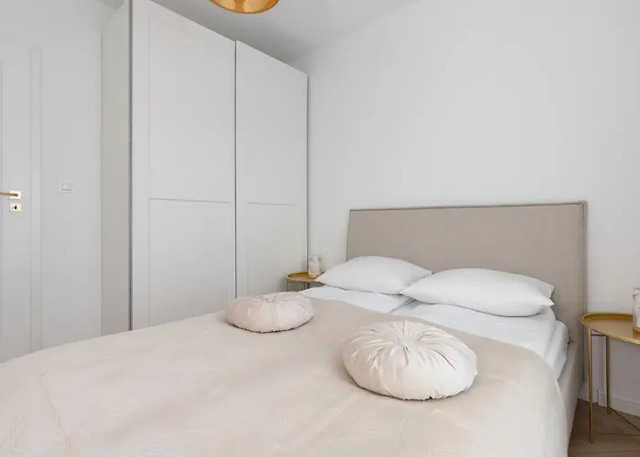 Nasypowa With Parking By Renters Lägenhet